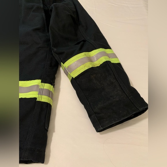 Carhartt Reflective Work Coat - Picture 8 of 9